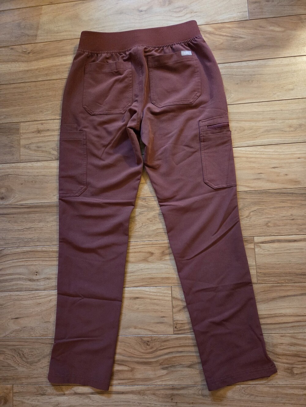 FIGS Yola Yoga Scrub Pants Womens XS Dark Cherry Cargo Drawstring - Picture 7 of 8
